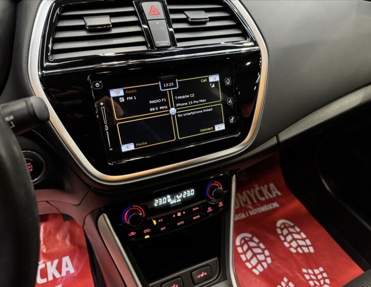 Suzuki SX4 S-Cross 18