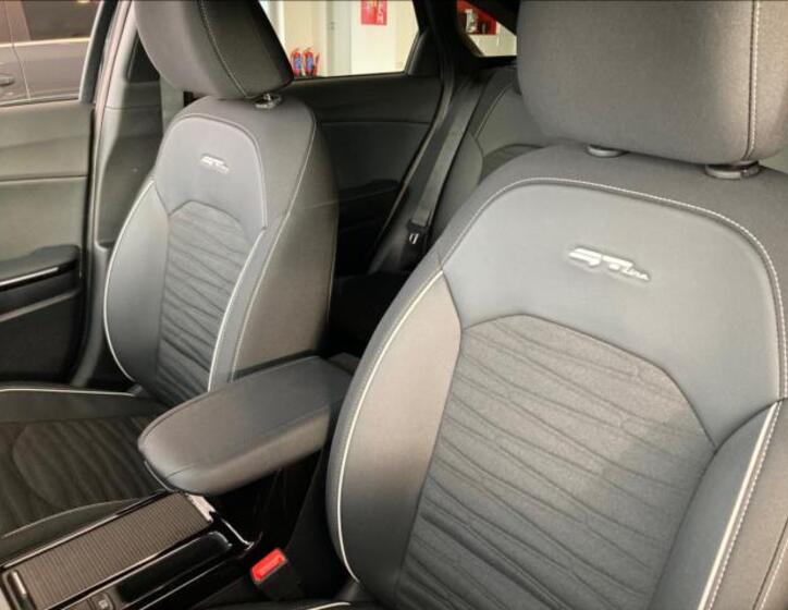 KIA ProCeed 9