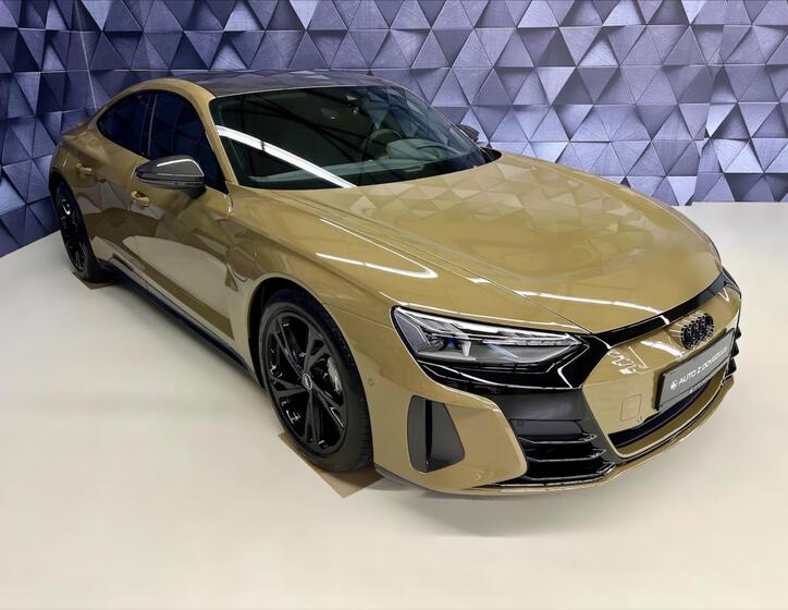 Audi e-tron GT 4