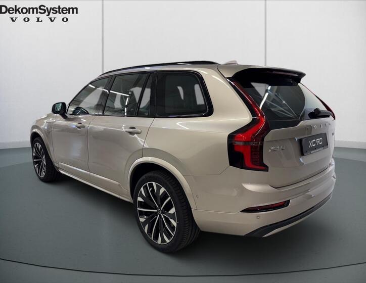 Volvo XC90 4