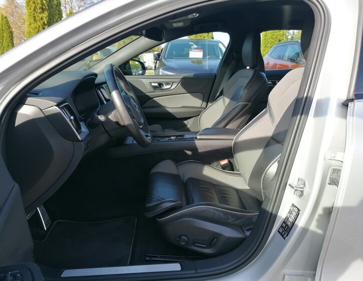 Volvo V60 10