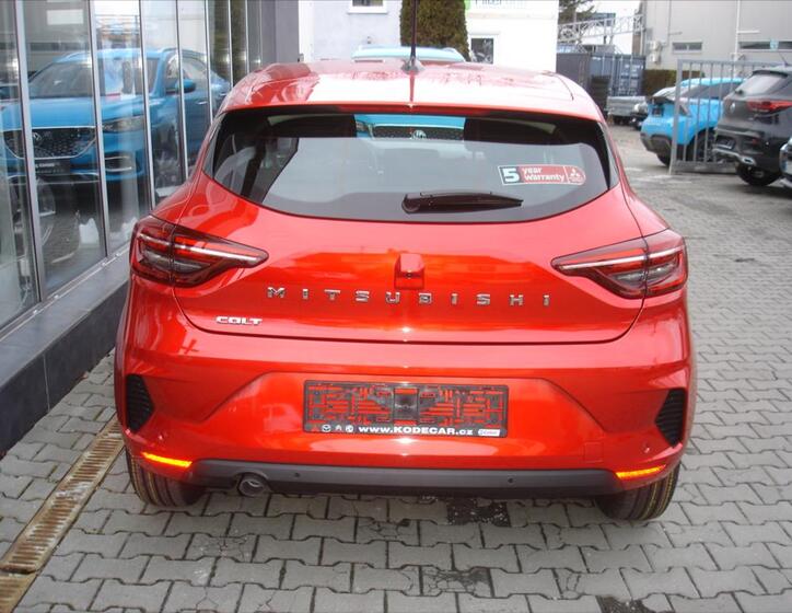 Mitsubishi Colt 5