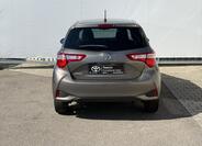Toyota Yaris 5