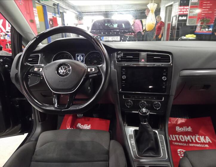 Volkswagen Golf 16