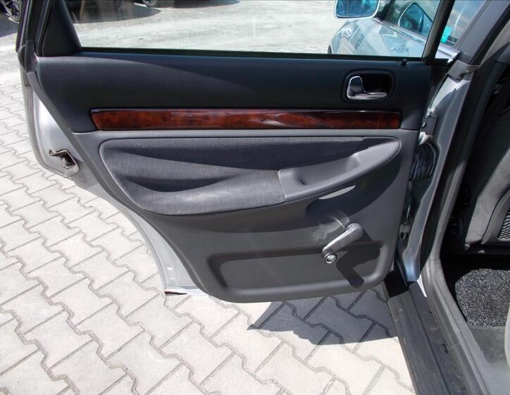 Audi A4 15