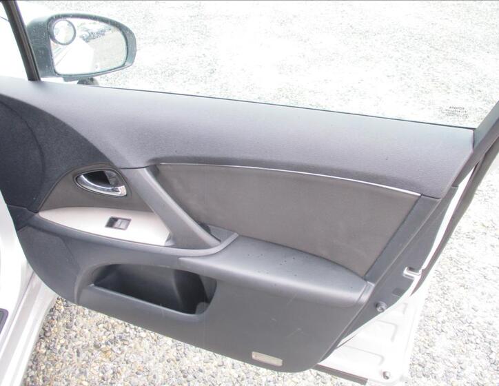 Toyota Avensis 10