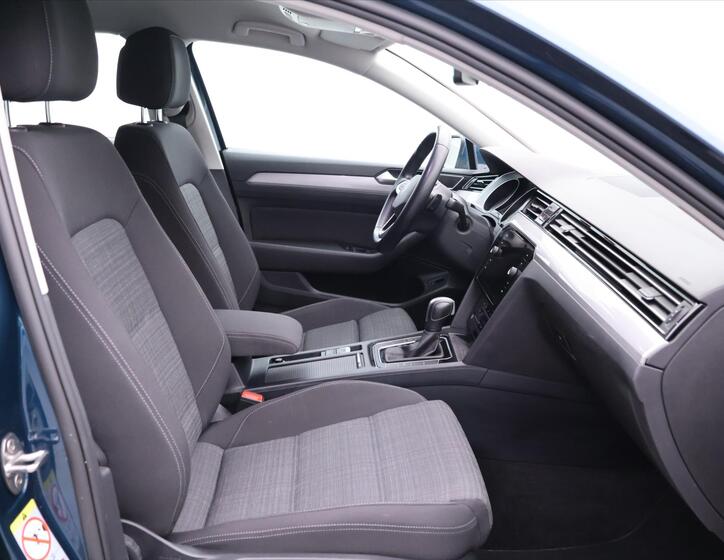 Volkswagen Passat 11