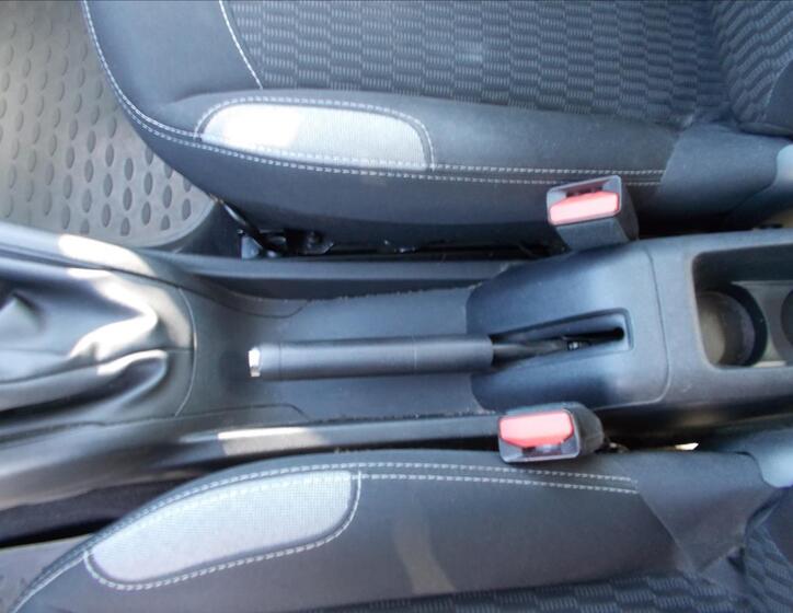 Peugeot 208 24