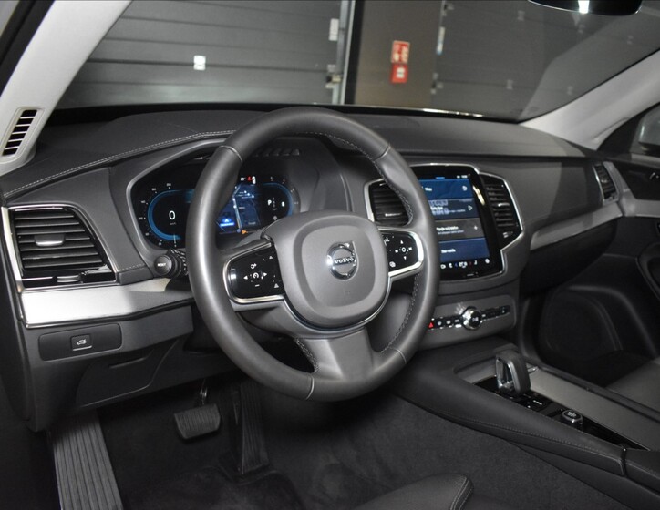 Volvo XC90 13