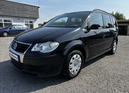 Volkswagen Touran 1