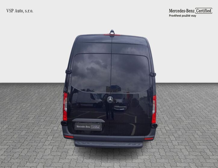 Mercedes-Benz Sprinter 4