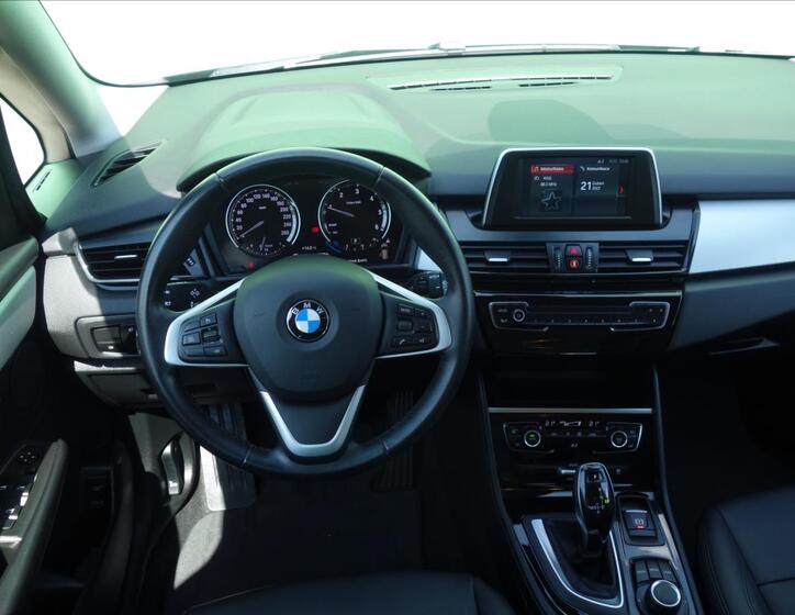 BMW Řada 2 16