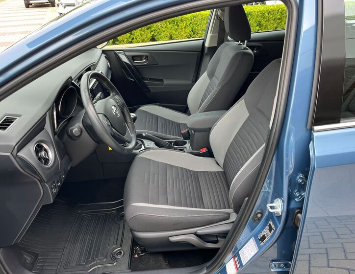 Toyota Auris 13