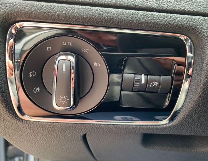 Škoda Superb 8