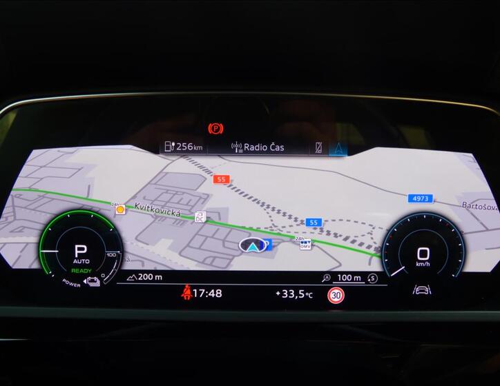 Audi e-tron 21