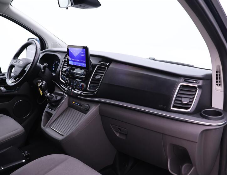 Ford Tourneo Custom 28