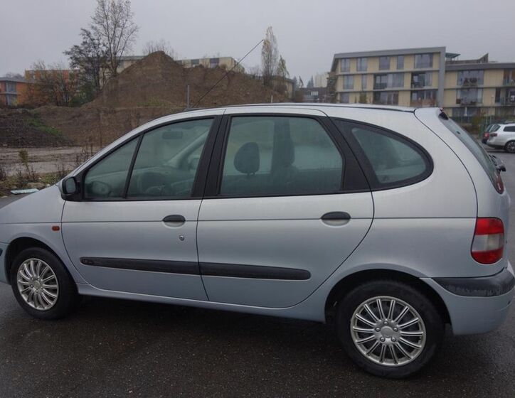 Renault Scénic 12
