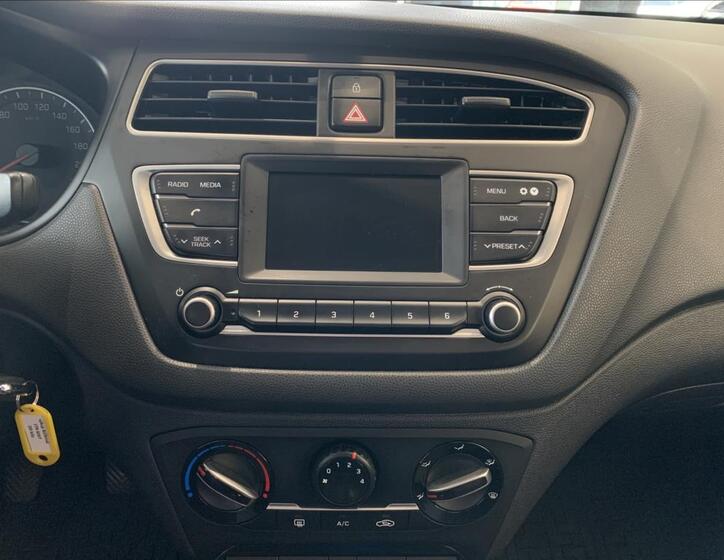 Hyundai i20 21