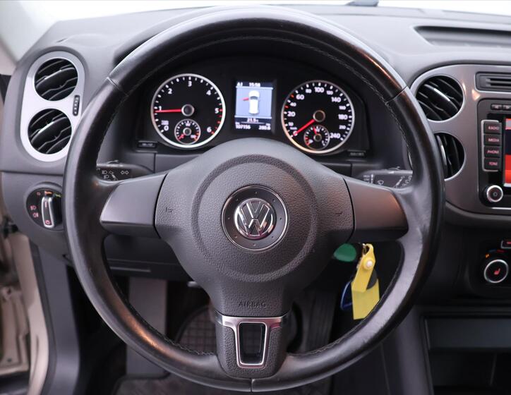 Volkswagen Tiguan 16