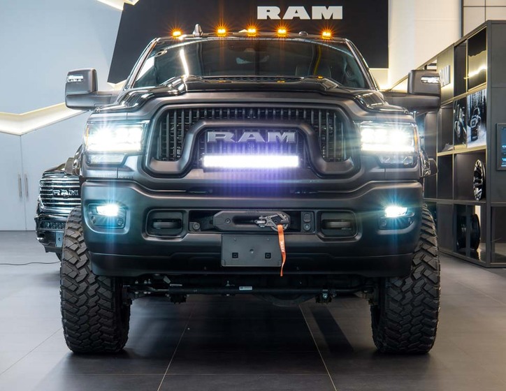 Dodge RAM 8