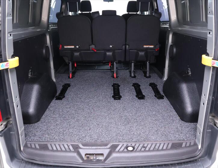 Ford Transit Custom 10