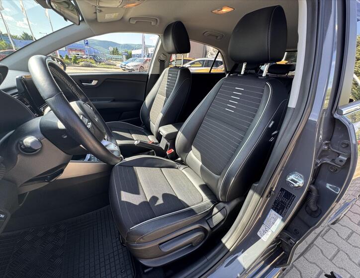 KIA Rio 14