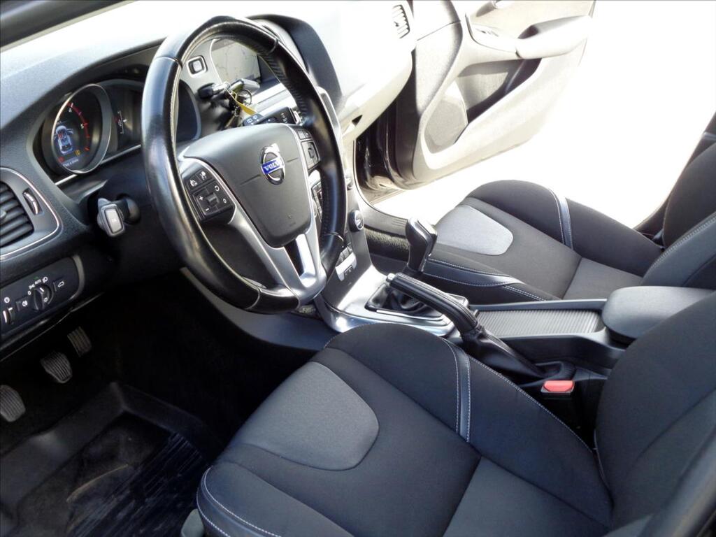 Volvo V40 22