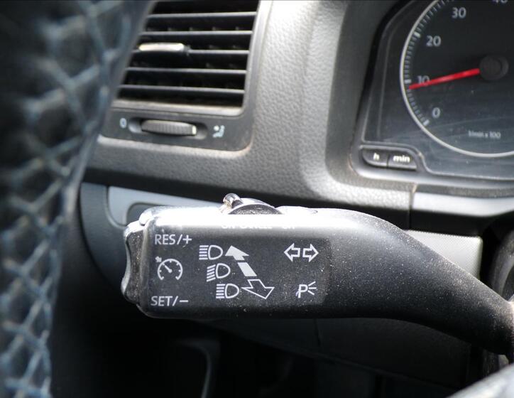 Volkswagen Golf 12