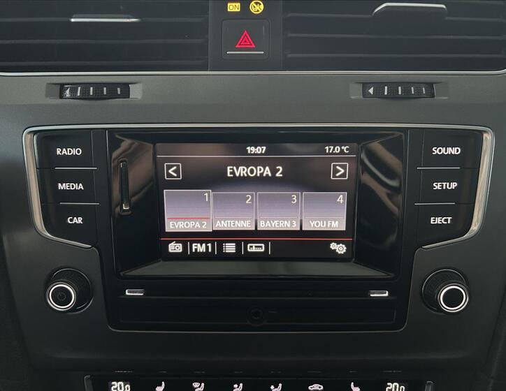 Volkswagen Golf 16