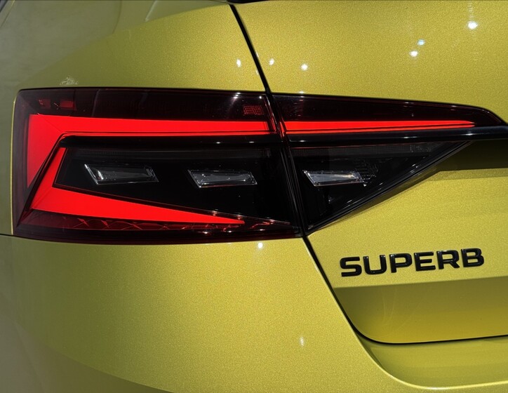 Škoda Superb 11