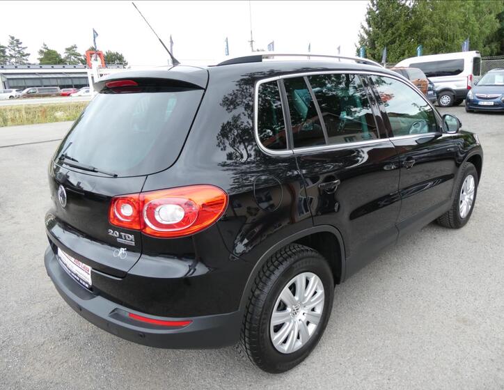 Volkswagen Tiguan 9