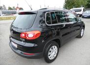 Volkswagen Tiguan 9