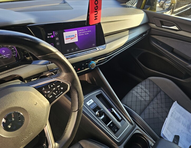 Volkswagen Golf 12