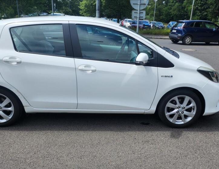 Toyota Yaris 5