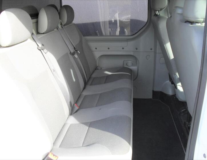 Opel Vivaro 17