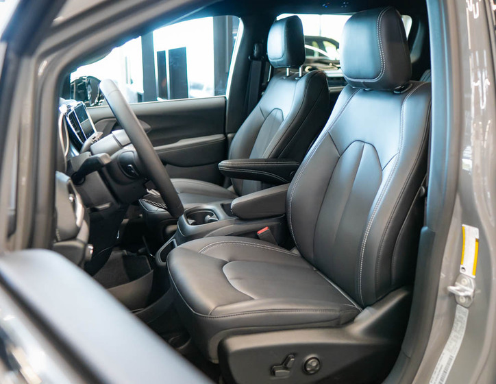Chrysler Pacifica 14
