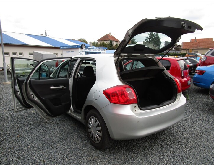 Toyota Auris 28