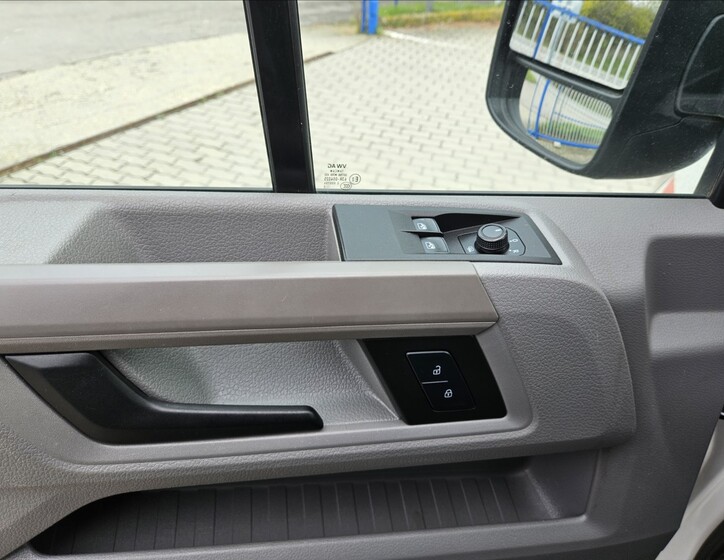 Volkswagen Crafter 9
