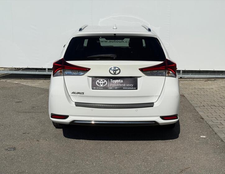 Toyota Auris 5