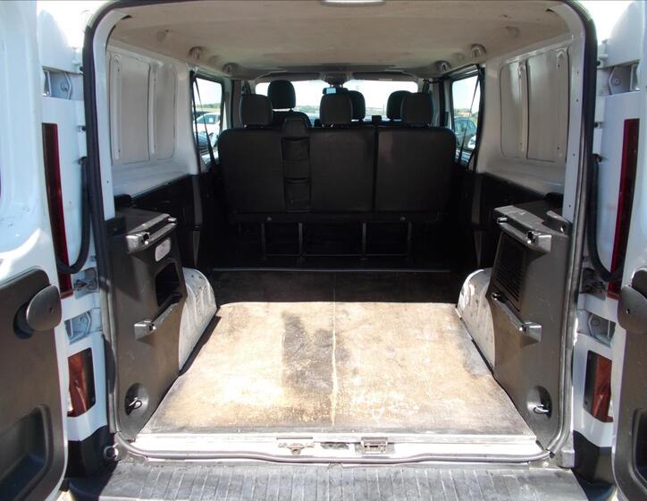 Renault Trafic 12