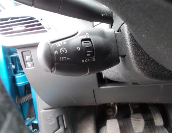 Peugeot 207 25
