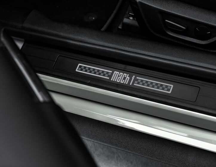 Ford Mustang 21