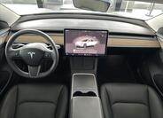 Tesla Model 3 8