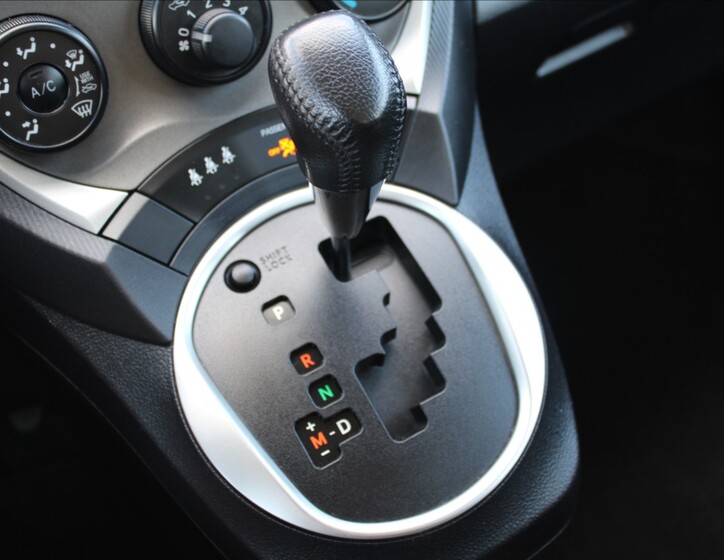 Toyota Verso 12