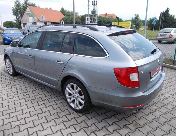 Škoda Superb 11