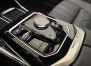 BMW i7 8