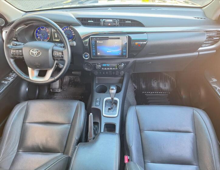 Toyota Hilux 7