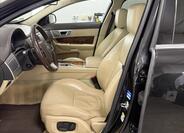Jaguar XF 9