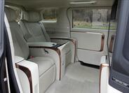 Lexus LM 350h 14
