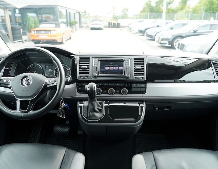 Volkswagen Caravelle 24